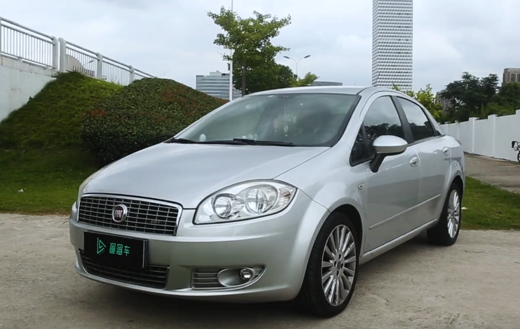 这辆进口车10年前卖...
